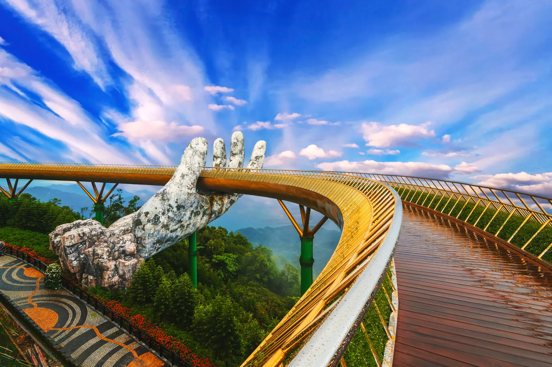 golden bridge hand gods sun world ba na hills amusement park da nang vietnam summer