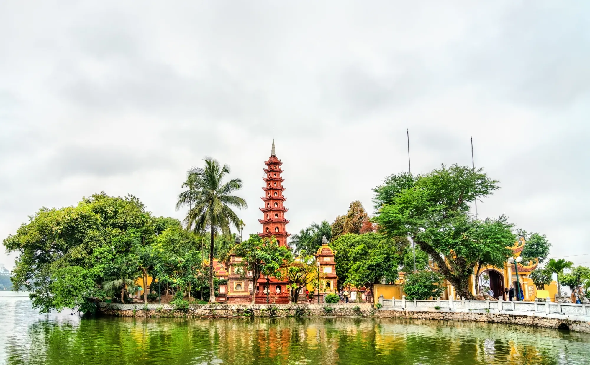 tran quoc pagoda oldest buddhist temple hanoi vietnam